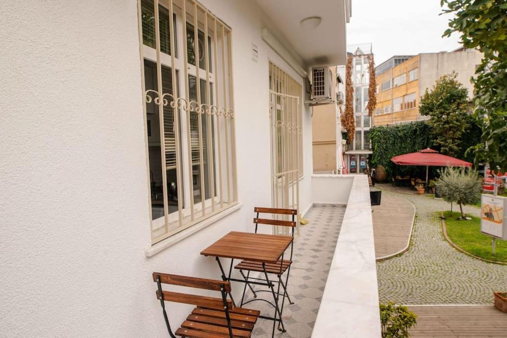 Waterfront Apartment By The Tram - Terrace With Dome & Golden Horn View In Fatih Istanbul Exteriör bild