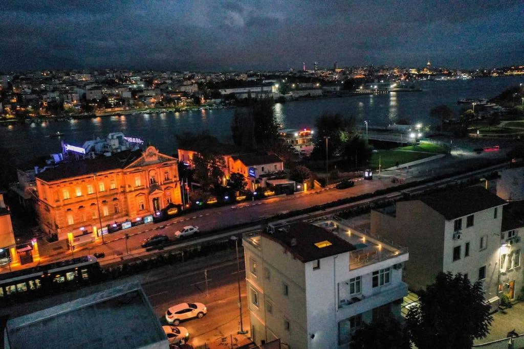 Waterfront Apartment By The Tram - Terrace With Dome & Golden Horn View In Fatih Istanbul Exteriör bild