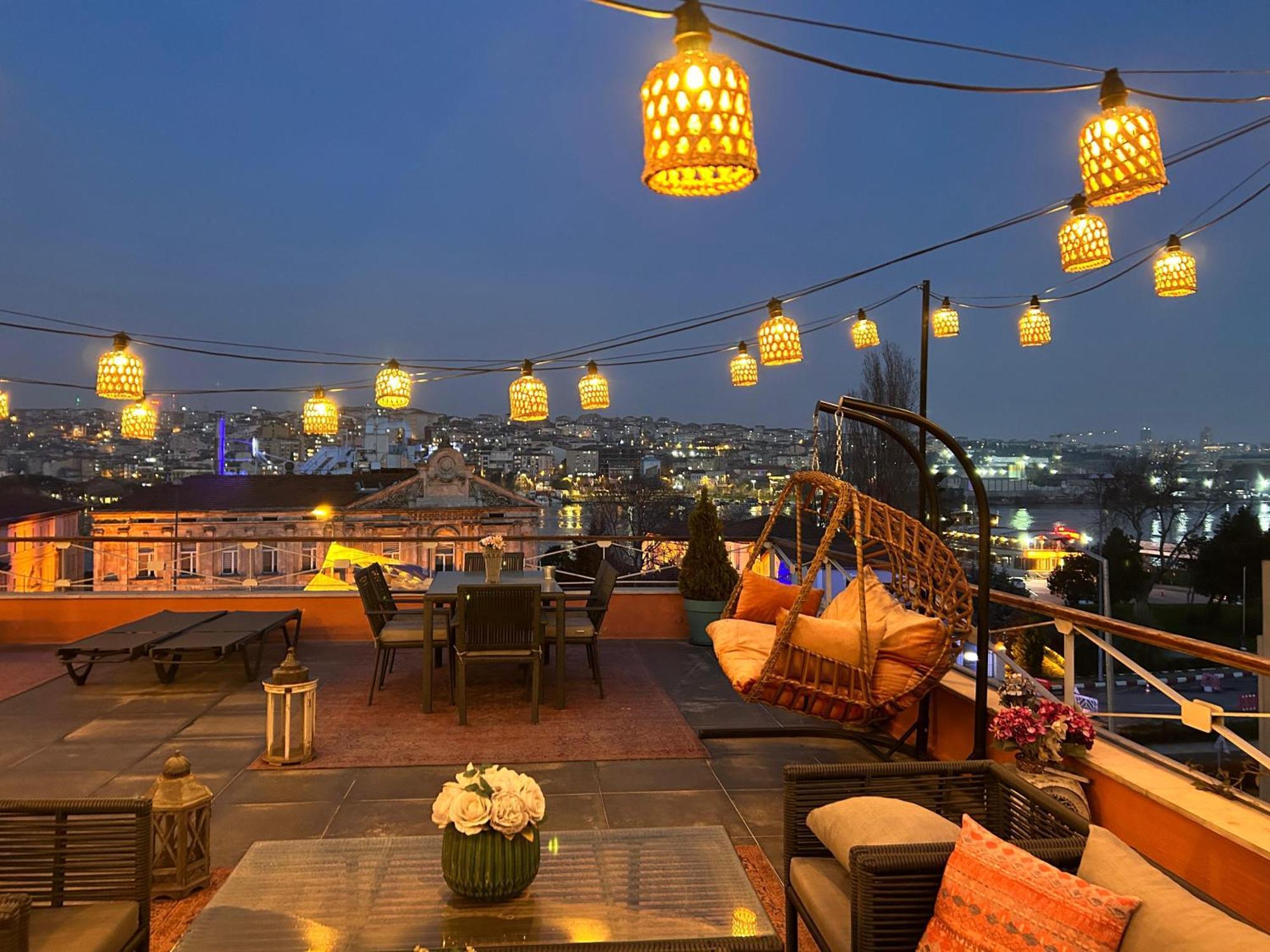 Waterfront Apartment By The Tram - Terrace With Dome & Golden Horn View In Fatih Istanbul Exteriör bild
