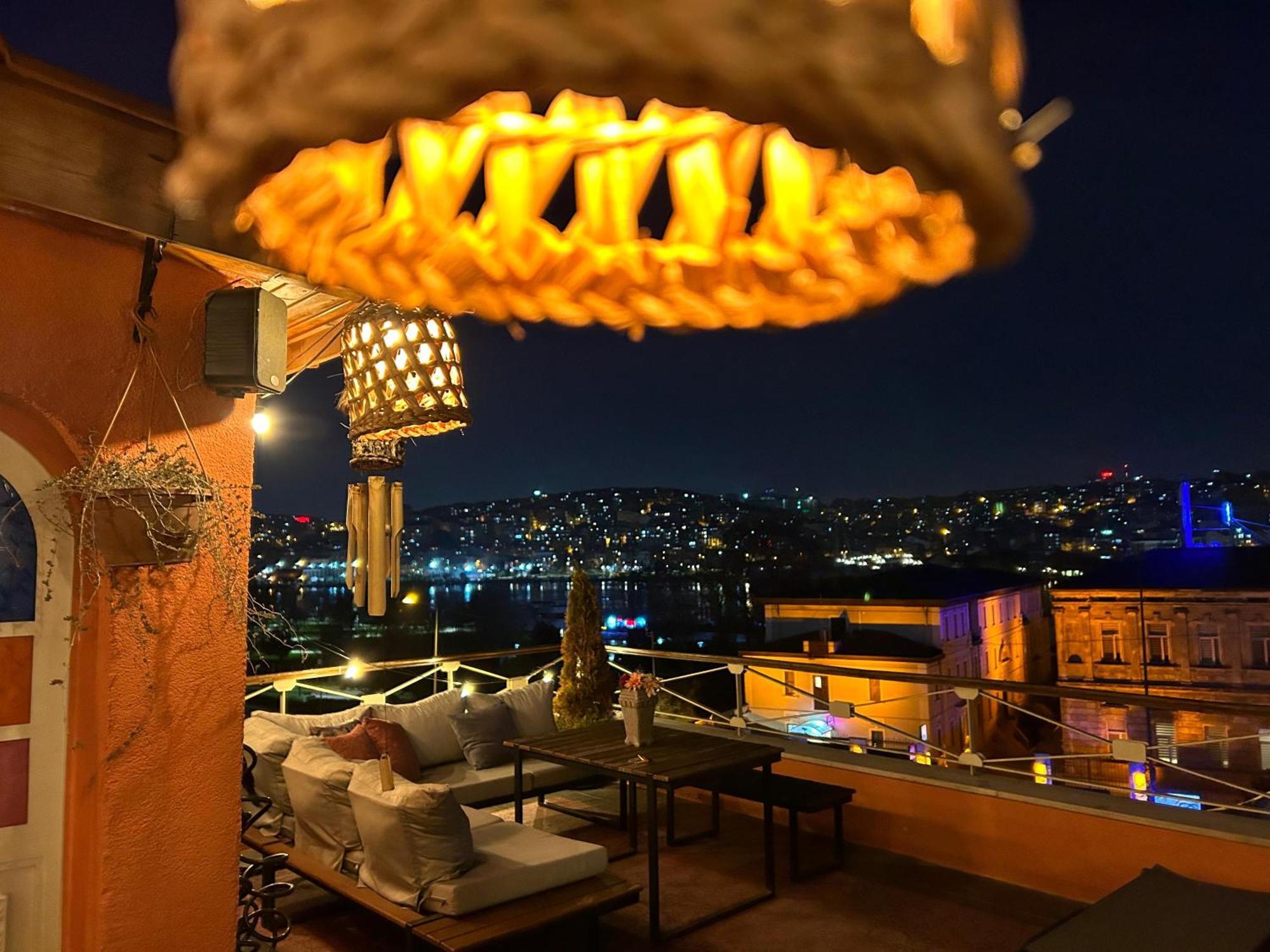 Waterfront Apartment By The Tram - Terrace With Dome & Golden Horn View In Fatih Istanbul Exteriör bild