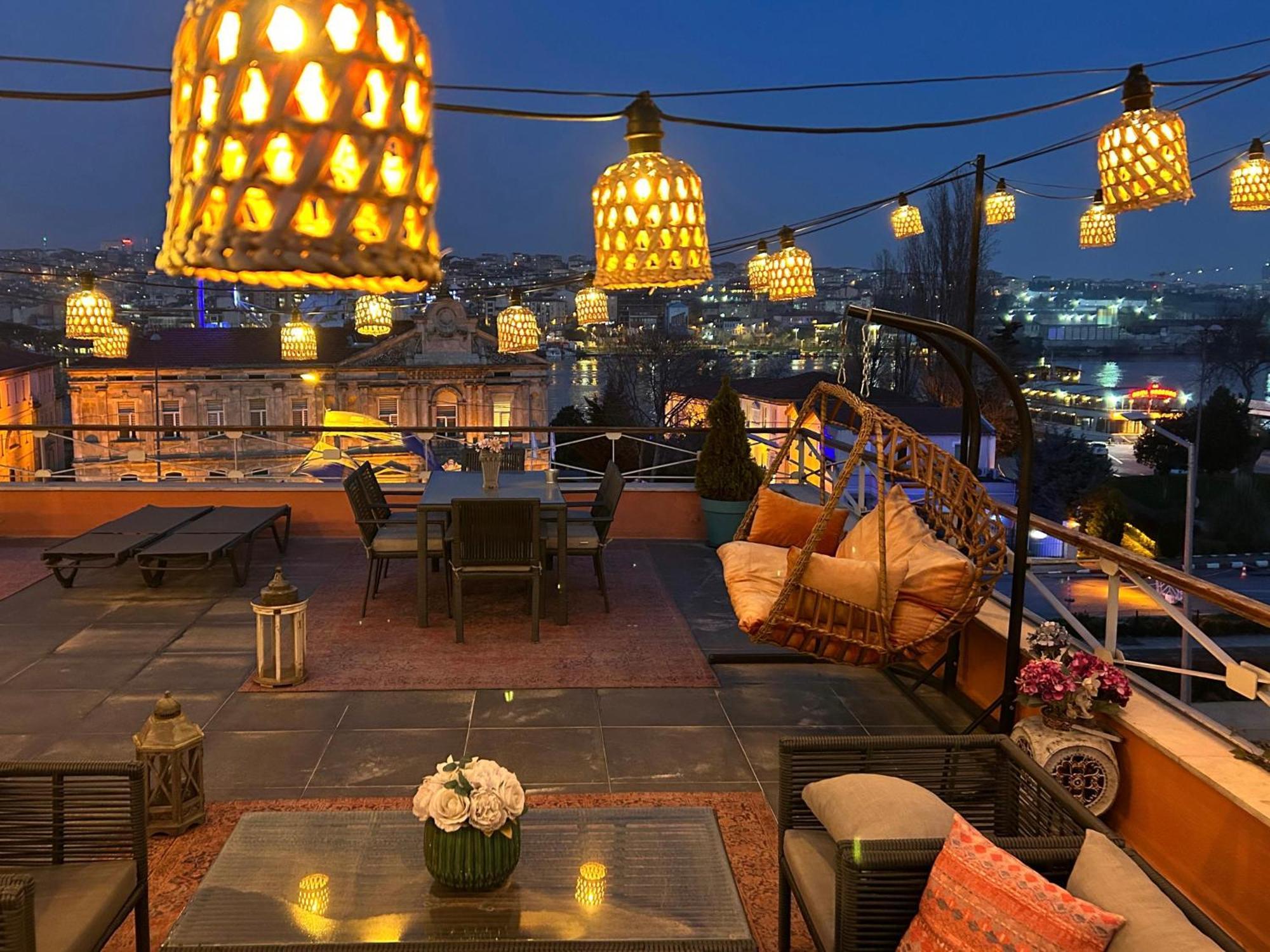 Waterfront Apartment By The Tram - Terrace With Dome & Golden Horn View In Fatih Istanbul Exteriör bild