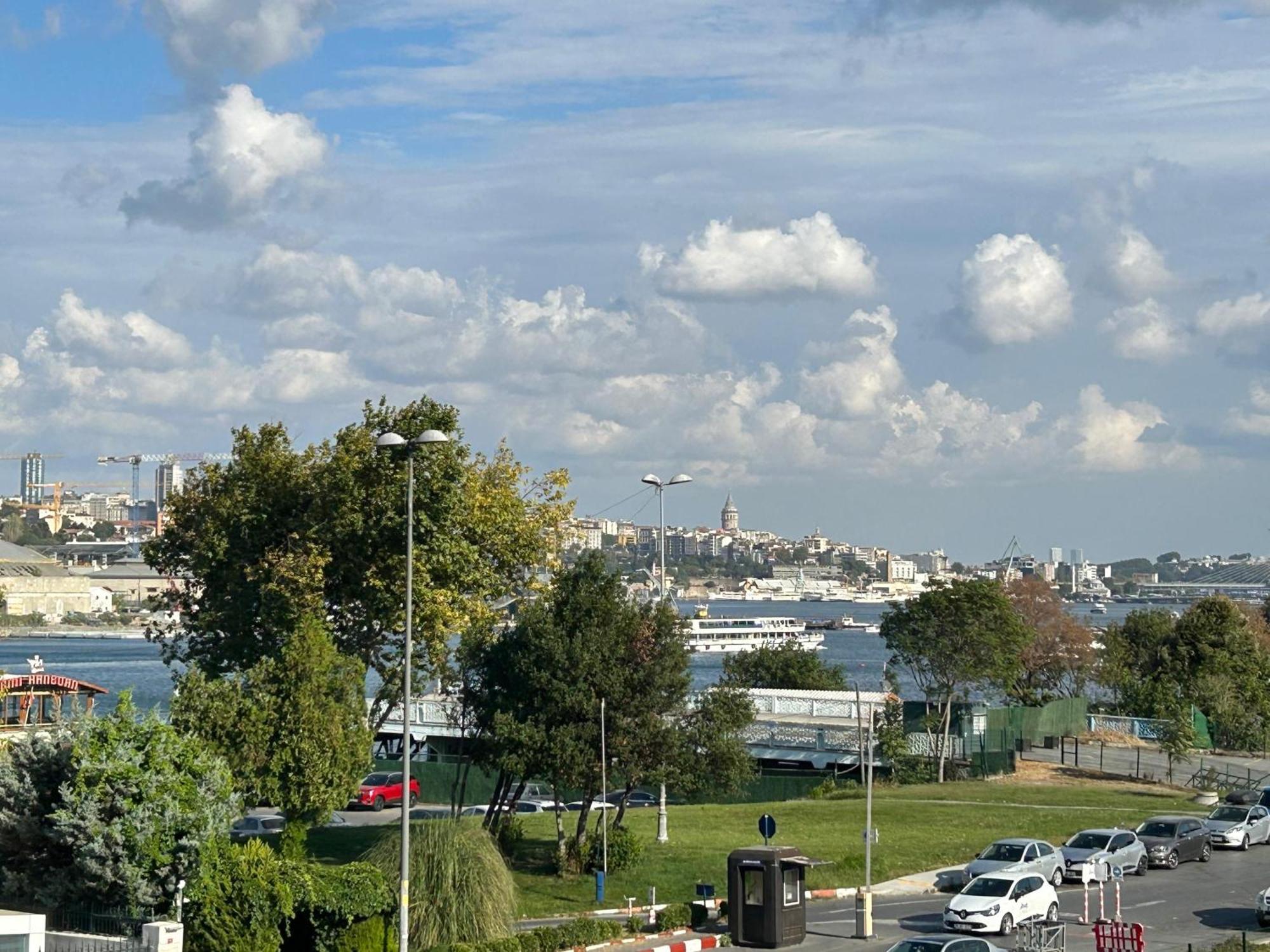 Waterfront Apartment By The Tram - Terrace With Dome & Golden Horn View In Fatih Istanbul Exteriör bild