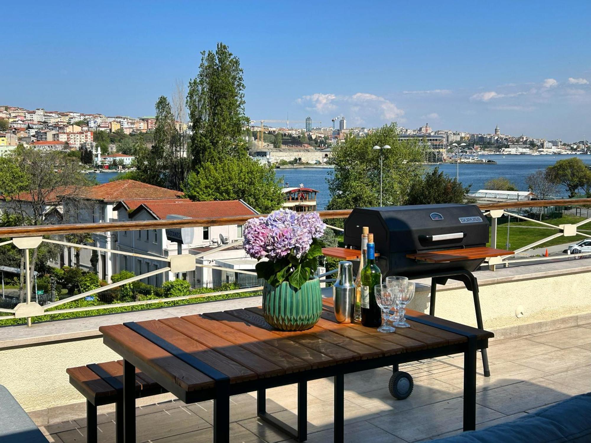 Waterfront Apartment By The Tram - Terrace With Dome & Golden Horn View In Fatih Istanbul Exteriör bild