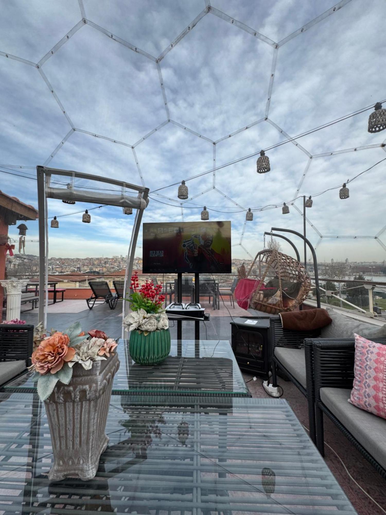 Waterfront Apartment By The Tram - Terrace With Dome & Golden Horn View In Fatih Istanbul Exteriör bild